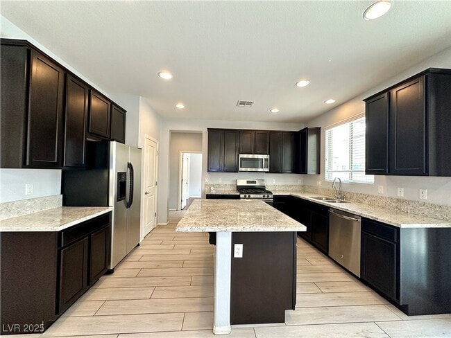 Building Photo - 9527 Ridgeglen Ct Rental