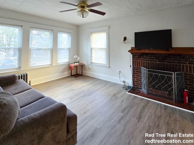 Photo - 63 Pinckney St Unit 1