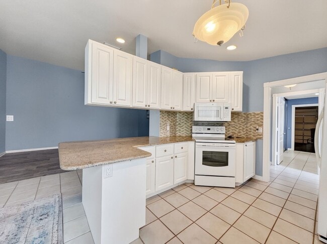 Photo - Beautifully maintained 2-bedroom, 2-bath in Island Walk