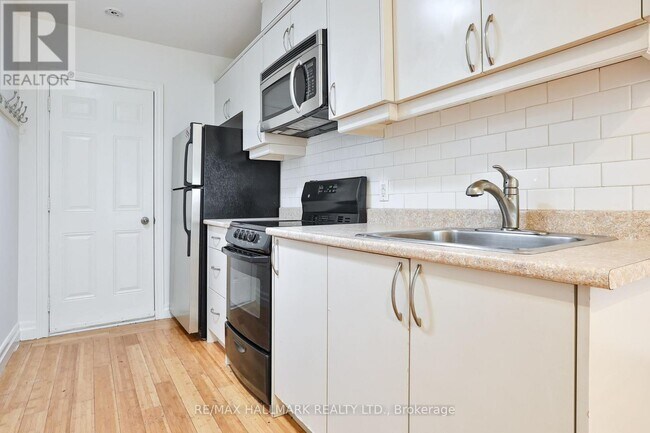 Photo - 559 Parliament St