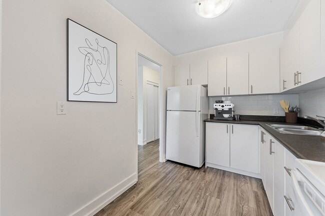 Photo - 2740 Jane Street