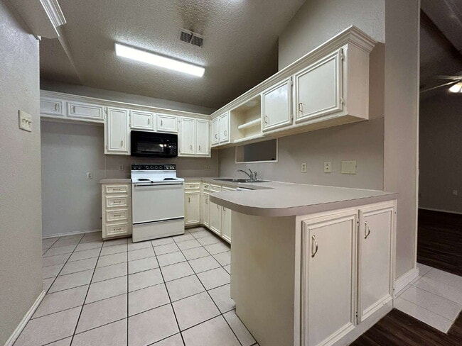 Photo - Beautiful Town home in upscale area