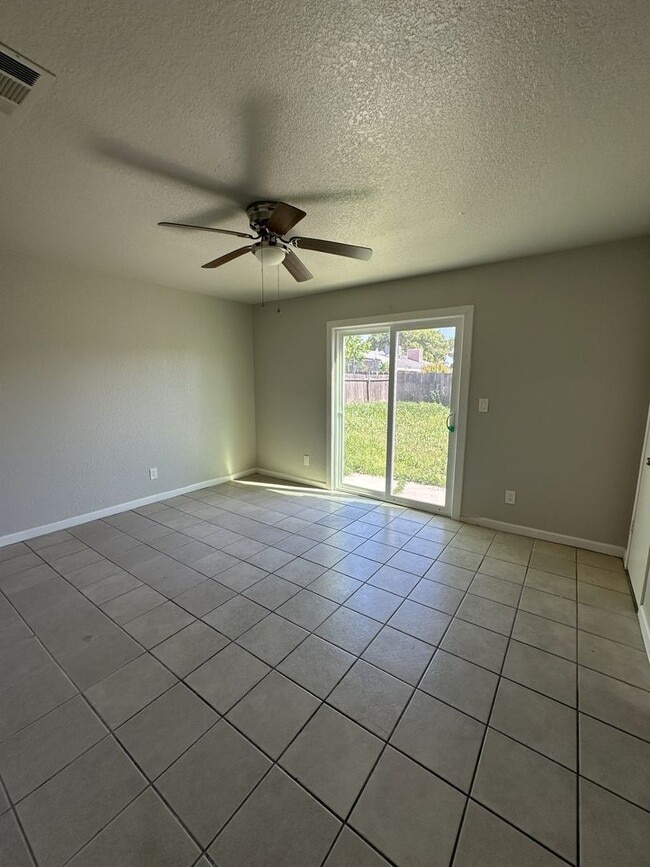 Photo - 3 bed 2 bath Cozy Home!