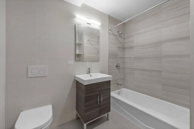 Photo - 235 W End Ave Unidad 402