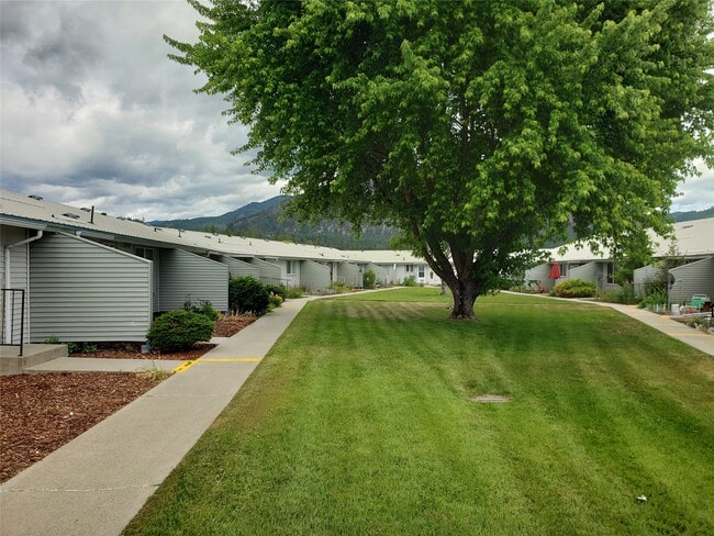 Photo - 401 S 5th St E