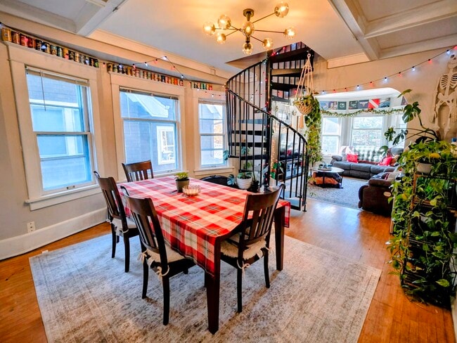 Photo - 3022 N Frederick Ave Unit 2