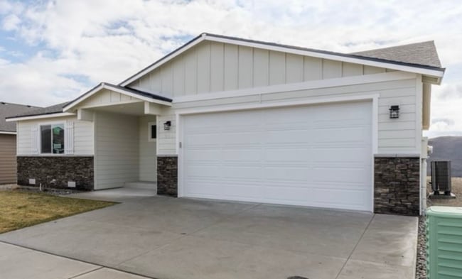 Building Photo - New Construction Three Bedroom Two Bath Be... Rental