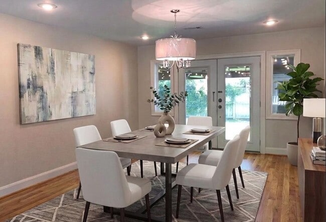 Photo - 2611 Tangley St