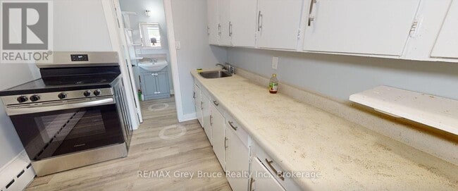 Photo - 844 2nd Ave E Unit 6