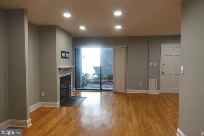 Building Photo - 1325 13th St NW Rental