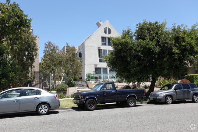 Photo - 937 10th St.