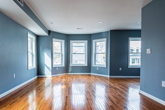 Building Photo - 6 Gannett St Unit 2 Rental