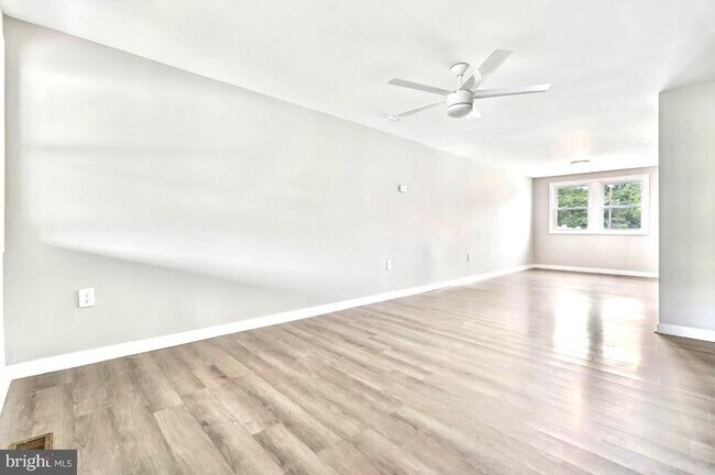 Photo - 7838 St Boniface Ln