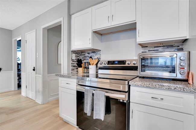 Photo - 1523 Saddlecreek Dr