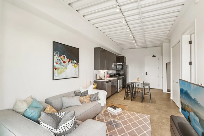 Building Photo - 1222 W Jackson Blvd Unit 117