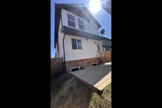 Building Photo - 12208-12257 57 St NW Unit 12208 - Bsmt