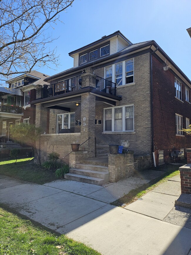 Photo - 891 Beaconsfield Ave