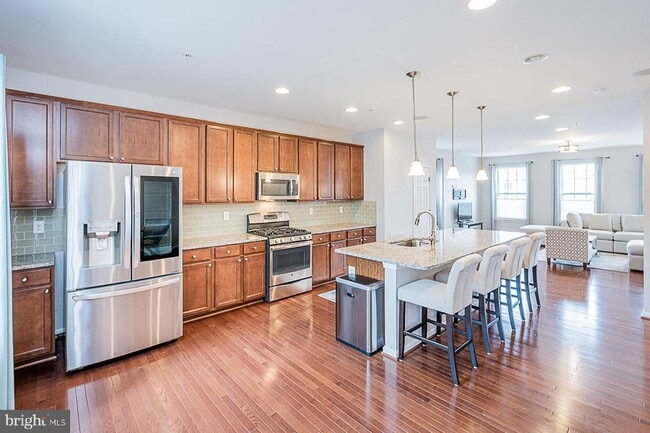 Building Photo - 6748 Green Mill Way