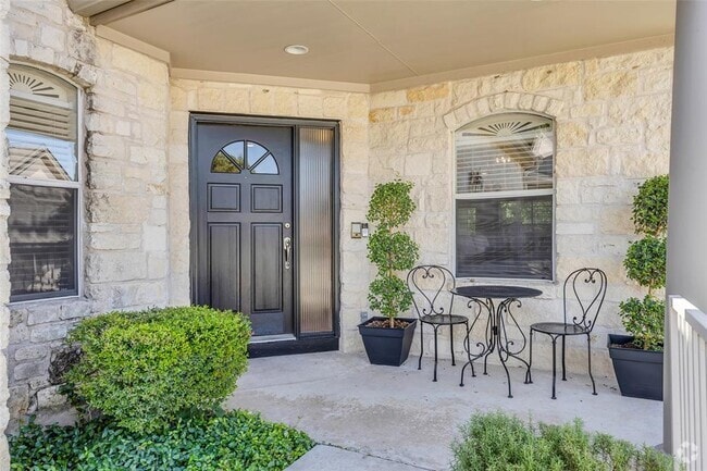 Building Photo - 5511 Oakwood Cove Unit B Rental