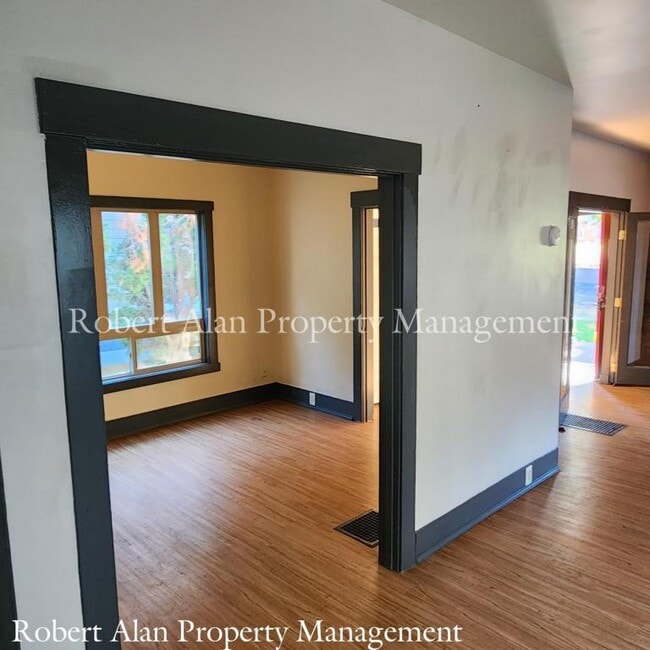 Photo - 207 NW 5th St