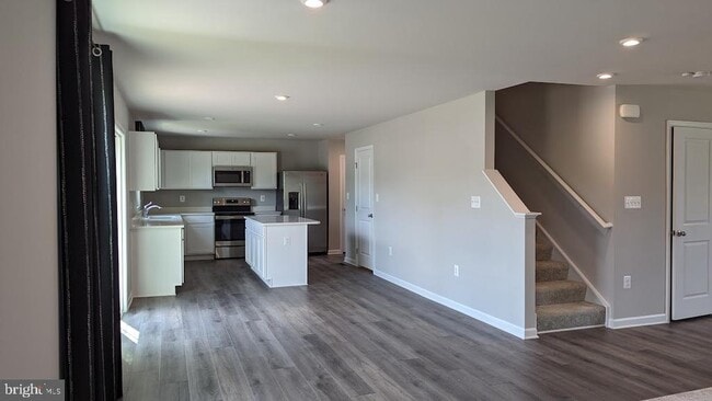 Photo - 433 Old Potomac Church Rd