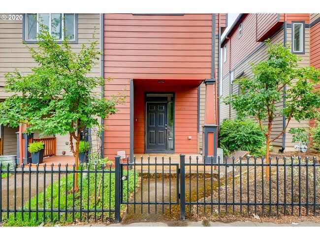 Photo - Fantastic Woodlawn Neighborhood Townhouse