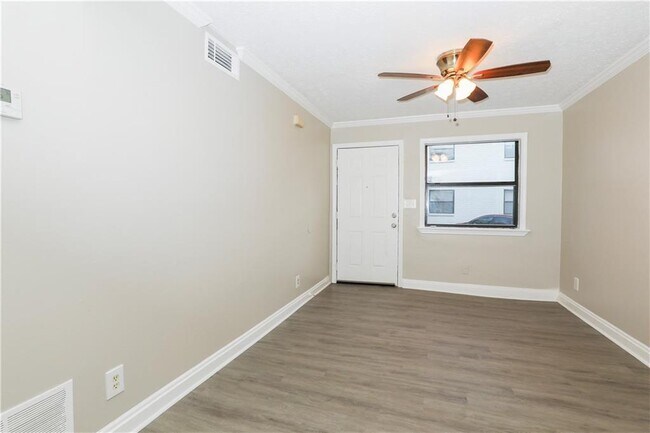 Photo - 953 Washington St SW Unit 5