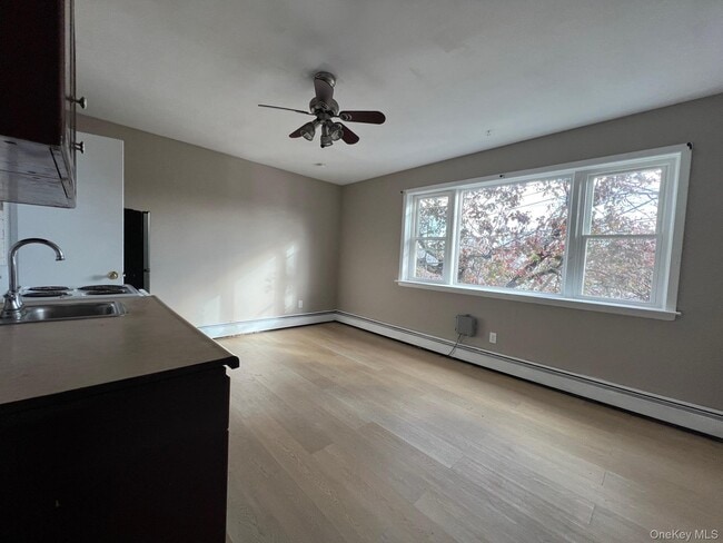 Photo - 1313 Jericho Tpke Unidad Front Apt