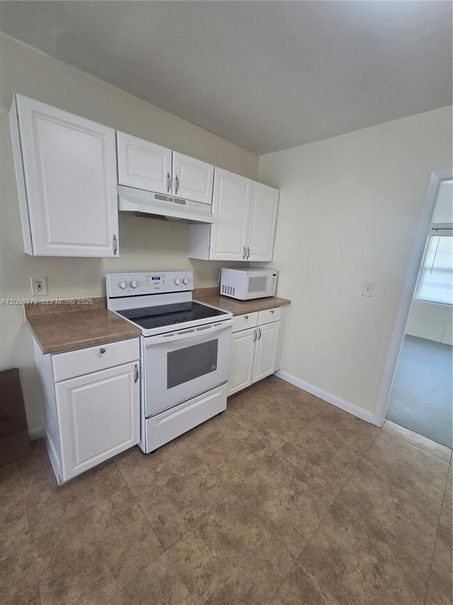 Photo - 338 Hosbine St