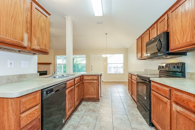 Photo - 948 Grand Central Pkwy