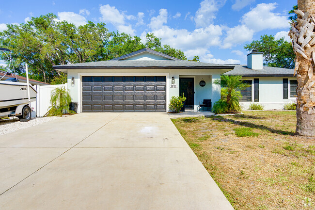 Building Photo - 2822 Palomar St Rental