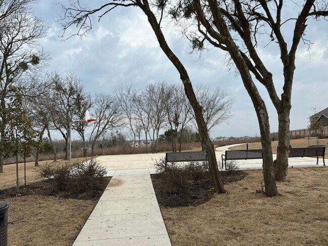 Photo - 341 Geode Glen