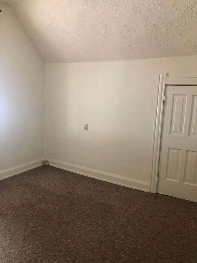 Photo - 1115 N College Ave Unidad Main