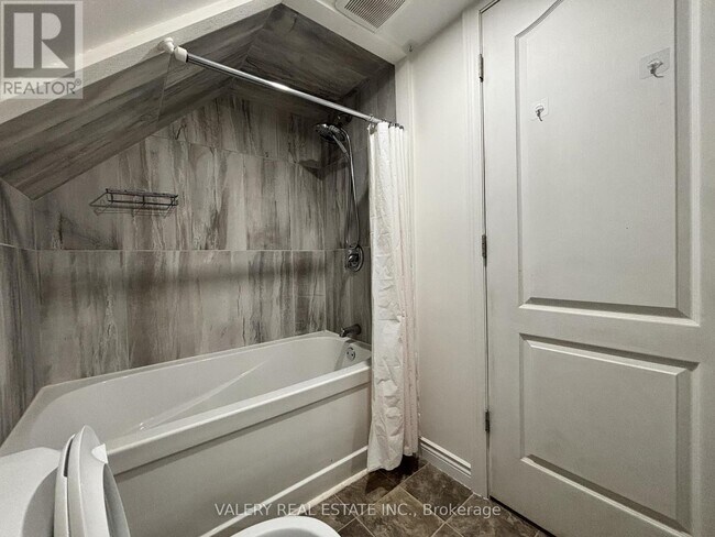 Photo - 1091 Highland Ave