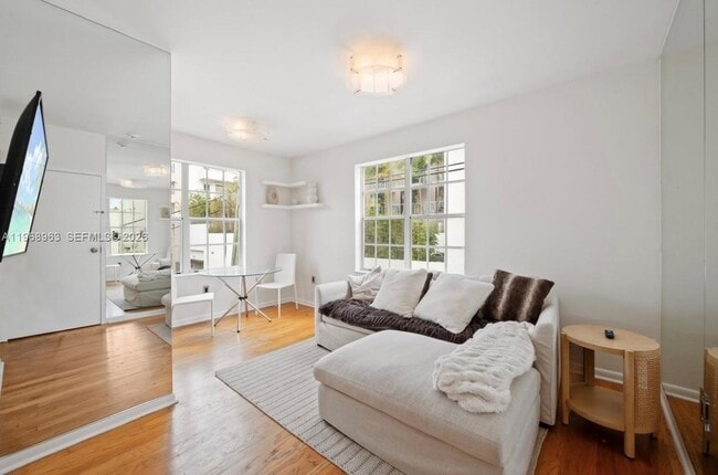 Photo - 605 Euclid Ave Unit Apt 204