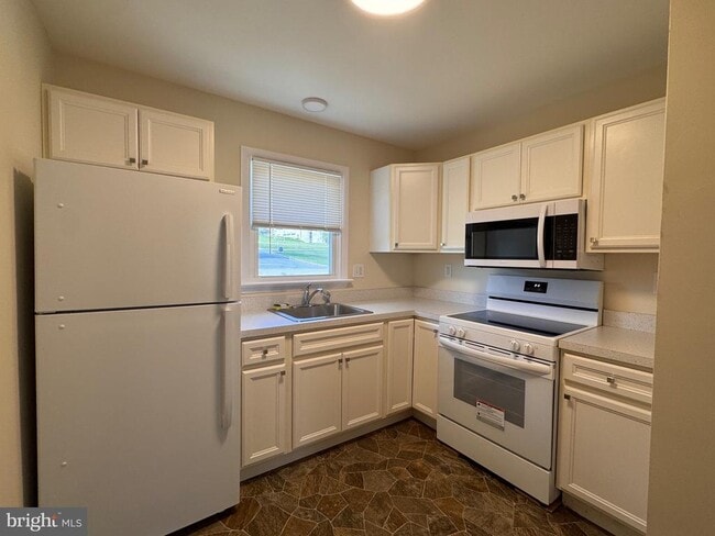 Photo - 1212 W King Rd