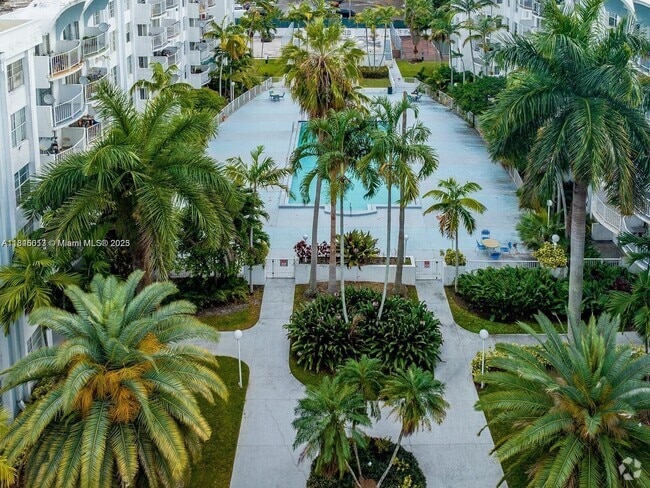 Building Photo - 496 NW 165th St Unit D-412 Rental
