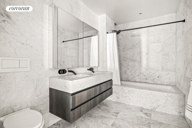 Photo - 130 William St