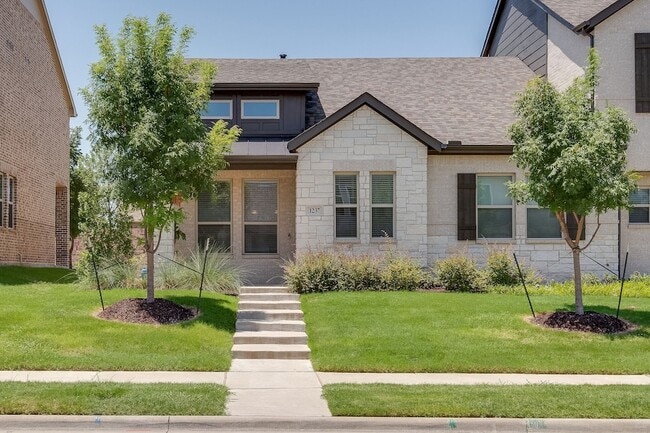 Photo - 1237 Pebblebrook Dr Townhome