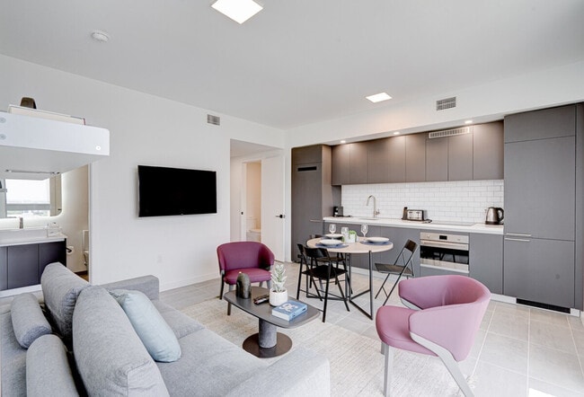 Photo - 300 NE 2nd Ave Unidad ID1058673P