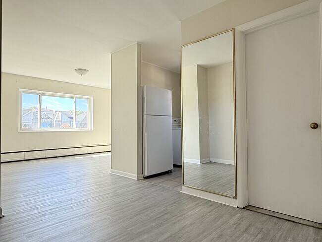 Photo - 1590 Ouellette Ave Unit 301