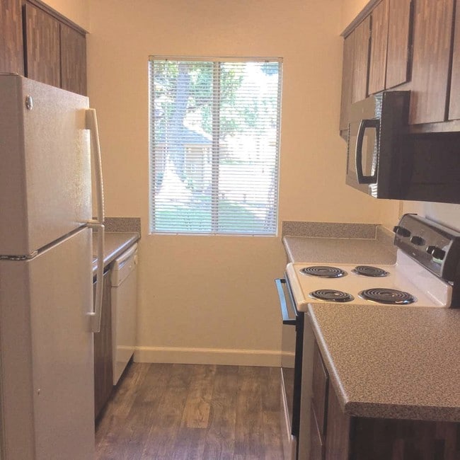 Birdcage Village Apartments For Rent in Citrus Heights, CA
