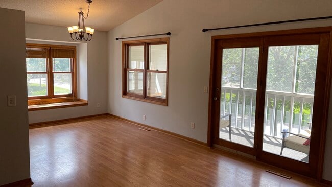 Building Photo - 5330 Highpointe Dr Rental
