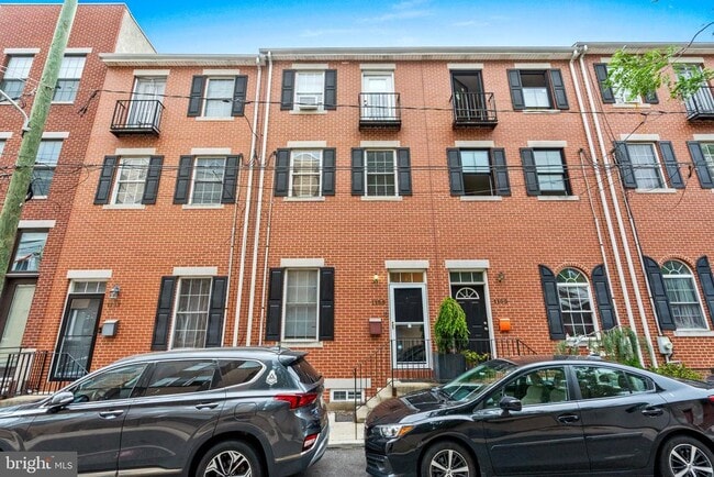 Photo - 1135 N Orianna St Townhome