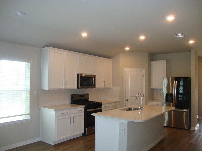 Photo - 2824 Smokehouse Trl