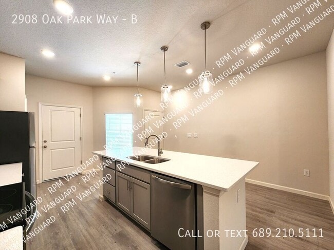 Photo - 2908 Oak Park Way
