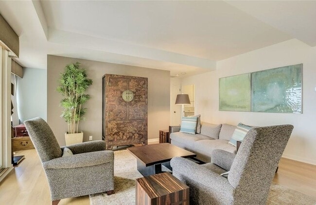 Photo - Spacious condo at the iconic Watermark Towers