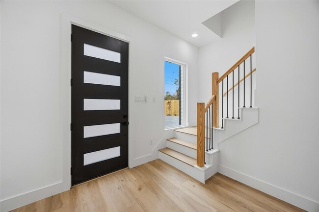 Photo - 9019 Comal St