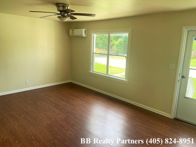 Photo - 4620 E 4th St