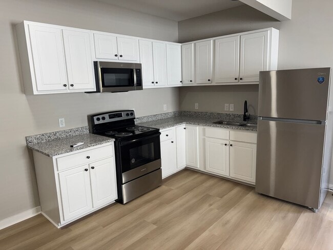 Photo - 817-821 Belleview Ave Unit 821 Belleview Ave